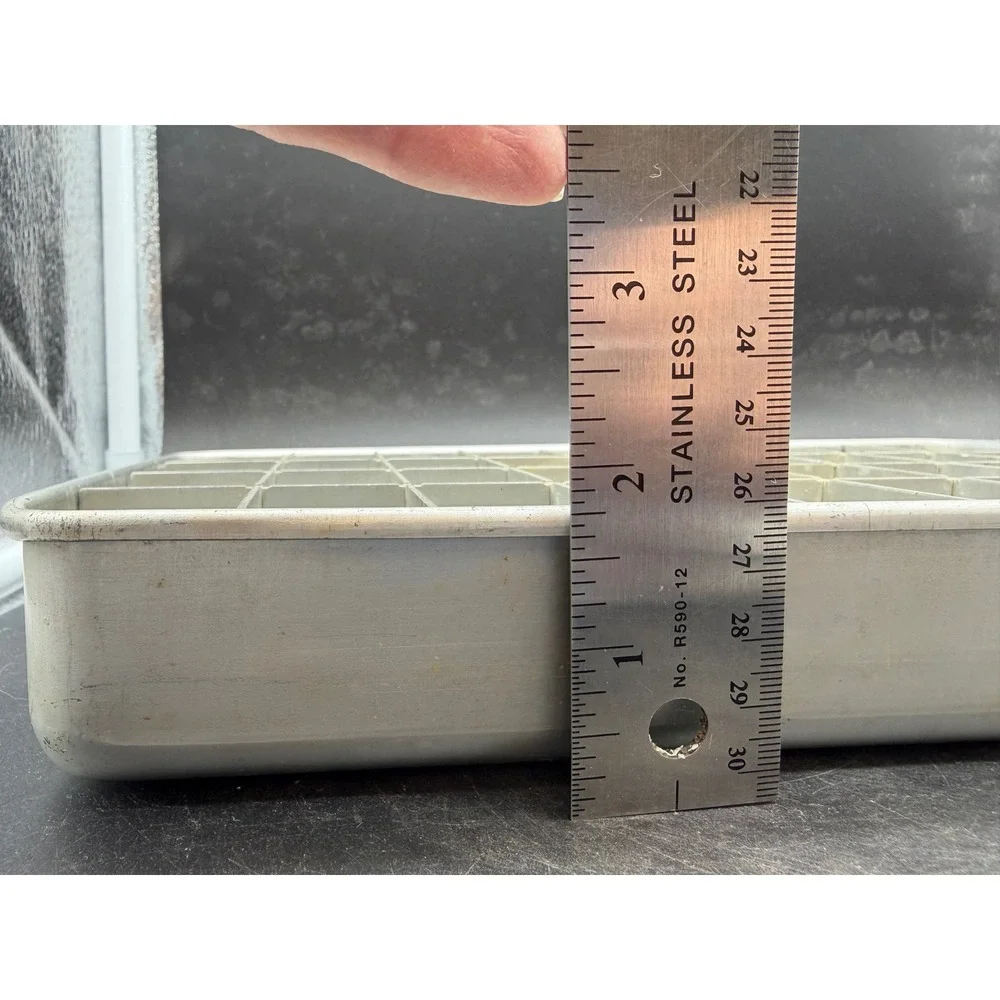 Unbranded vintage aluminum